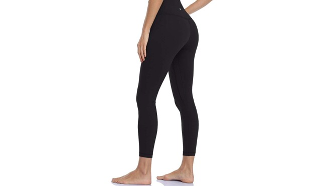 顶级影响者喜爱时尚的产品图片。