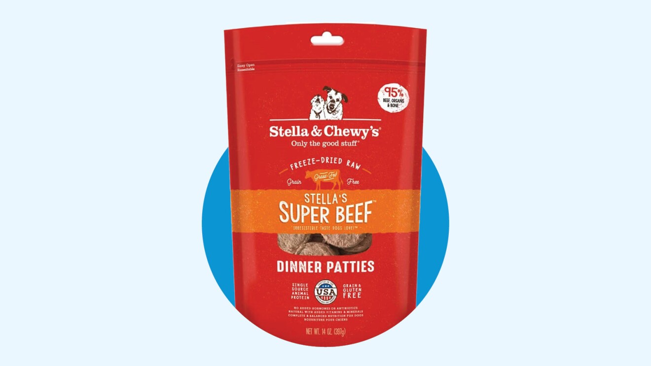 A package of Stella & Chewy's super beef dinner patties.