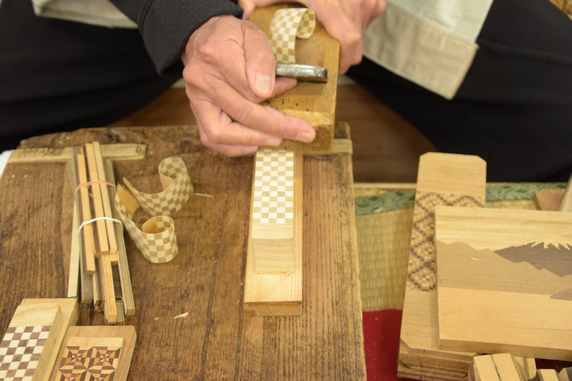 箱根寄木細工の技を世界に伝えて守る