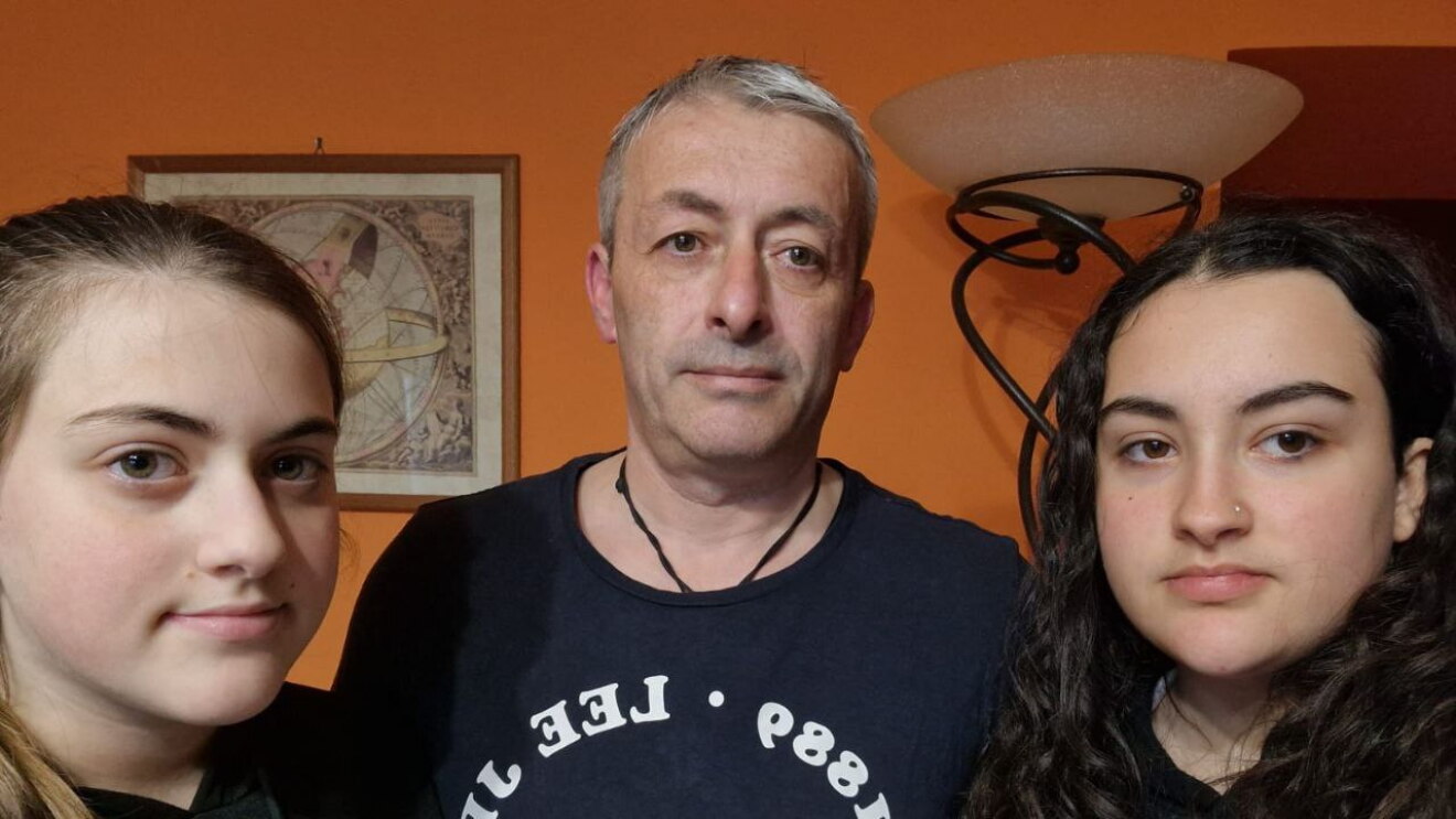 Un uomo e le sue due figlie