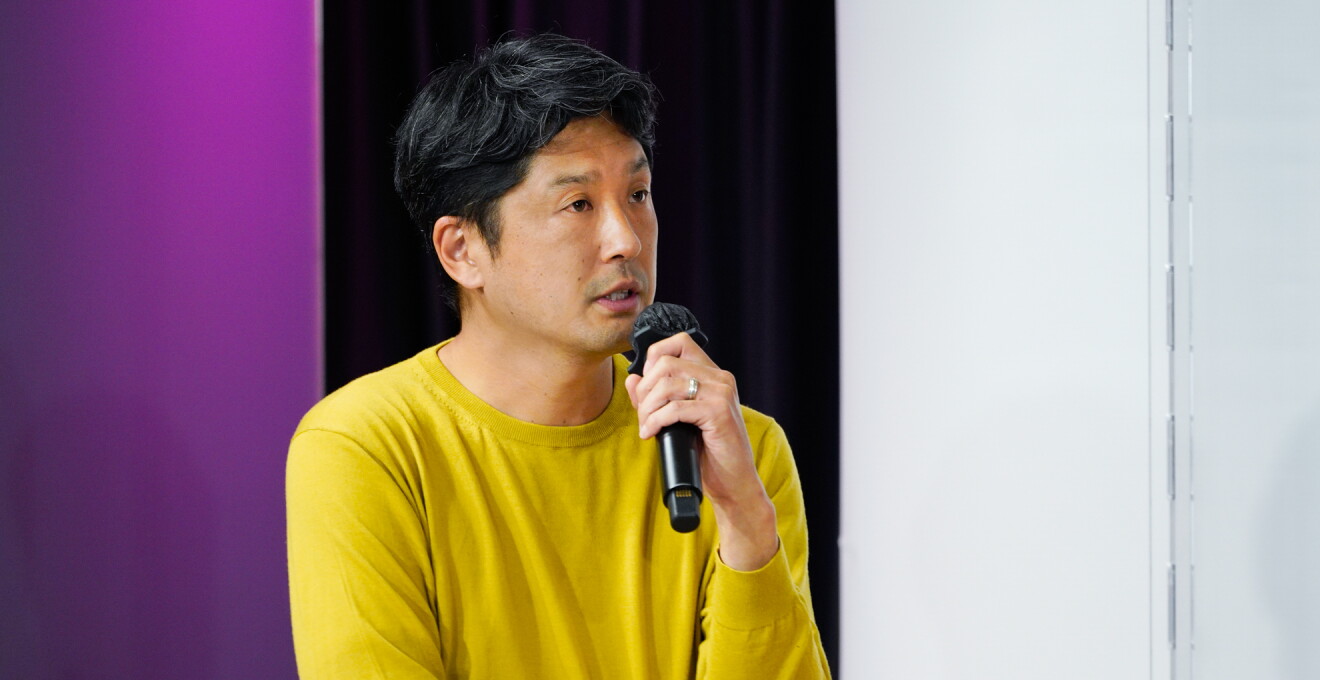 島谷さんが話している写真