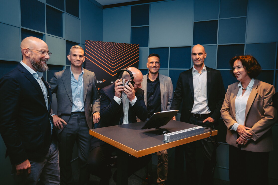 Kai Wegner zu Gast im Audible Studio Berlin.