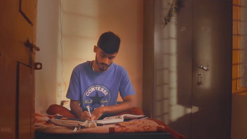 This Amazon Flex partner delivers smiles while building a bright future