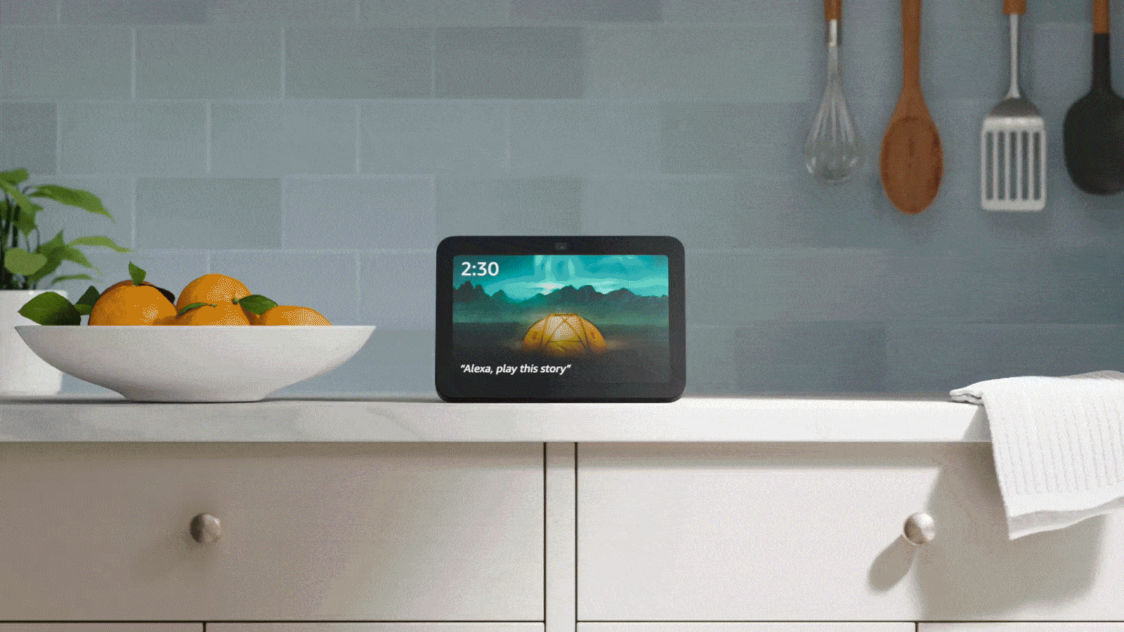 gif demonstrating the adaptive content feature on the new echo show 8