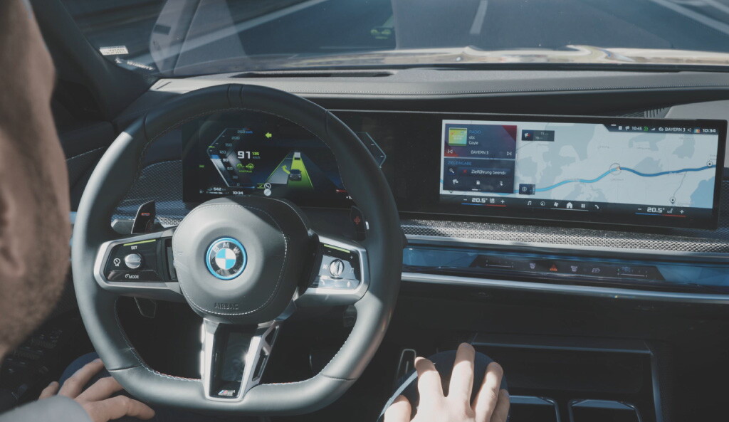 AWS Lenkrad in einem BMW
