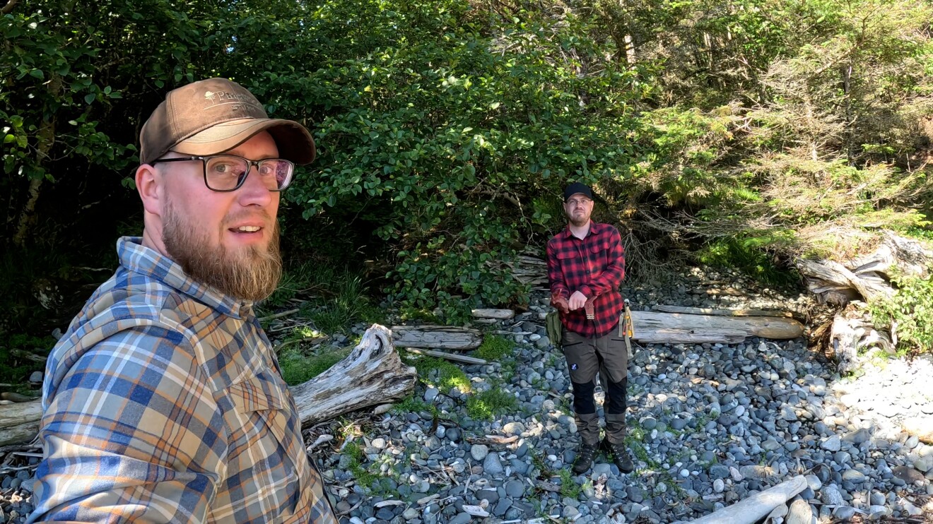 Szenen mit Teamabbildungen aus 7 vs. Wild, 3. Staffel