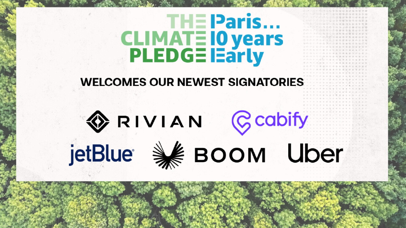 Fotografía de un bosque t delante en un cuadro blanco The Climate Pledge, Paris 10 years early welcomes our newest signatories y los logos de Rivian, Cabify, jetBlue, Boom y Uber.