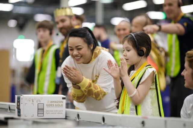 20170908_Amazon_GoGold_ConveyorBelt.jpg