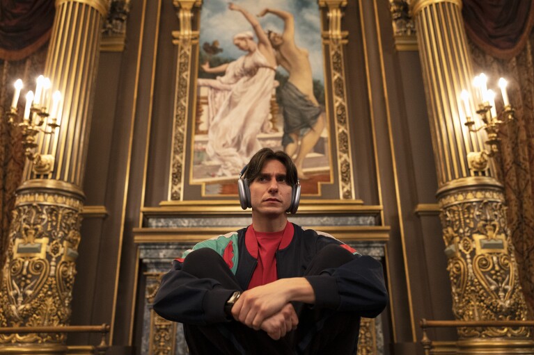 A still from Étoile on Prime Video