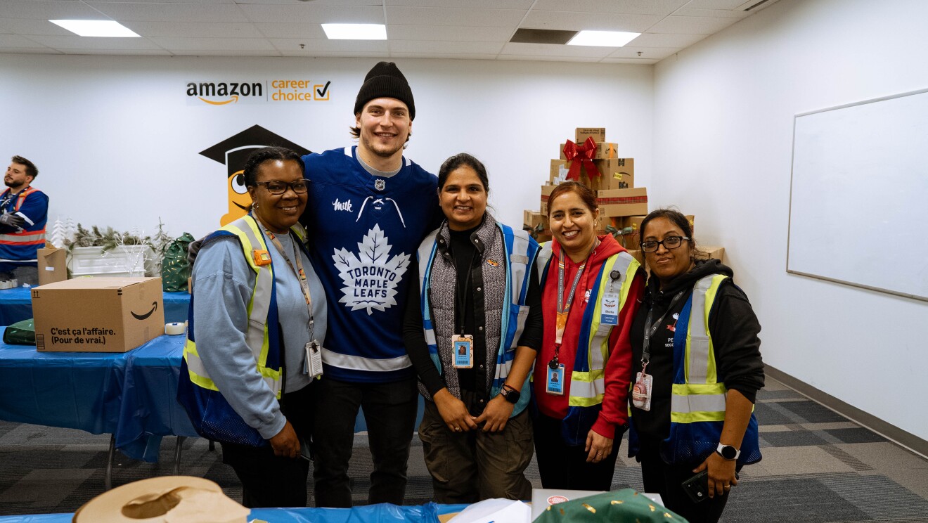 Toronto Maple Leafs hockey player packing boxes 