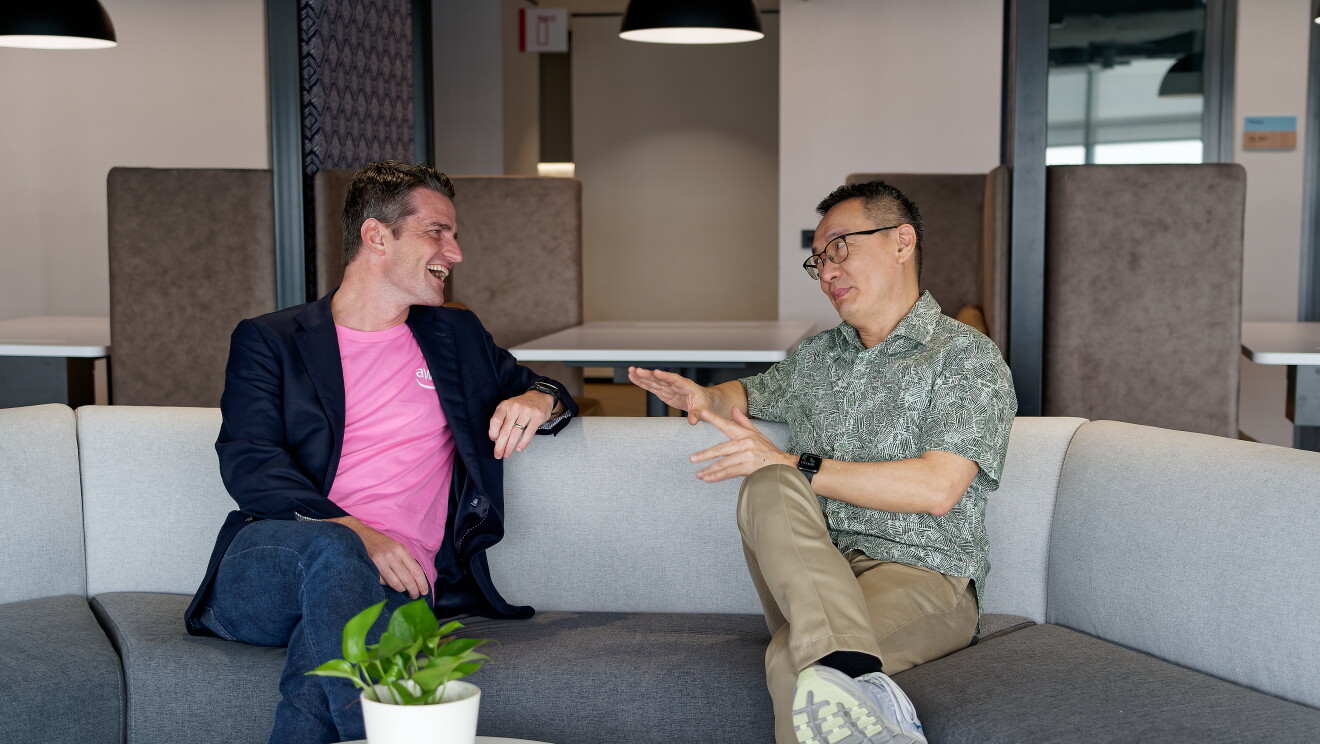 Two guys having a chat
