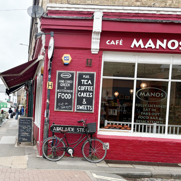 Manos Café in Oxford