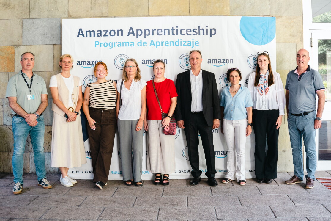 Amazon y Mondragon Goi Eskola Politeknikoa gradúan a la segunda promoción del programa Aprendices, formada por 53 estudiantes