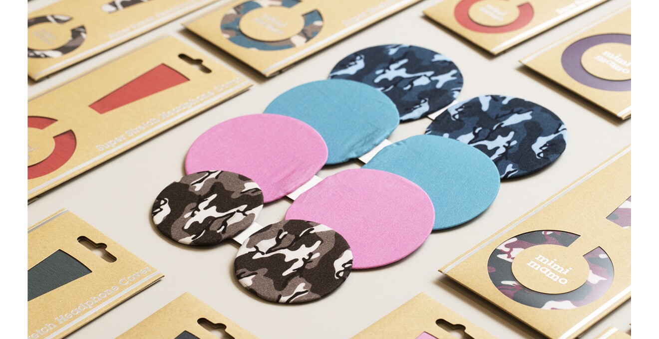 単色と迷彩柄それぞれのカラー展開された商品