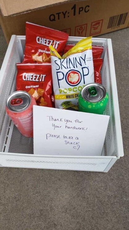 A customer note of thanks to Amazon delivery drivers