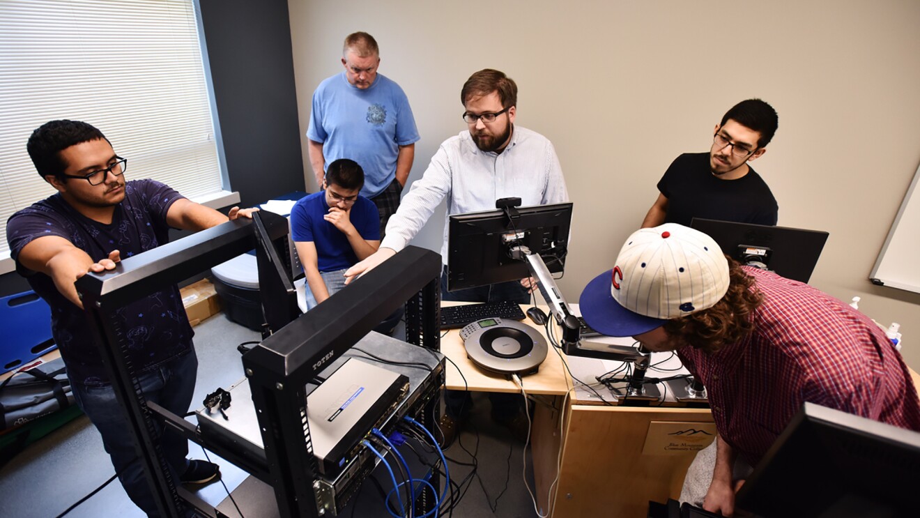 人影响的努力积极开放云教育的老师在农村俄勒冈州