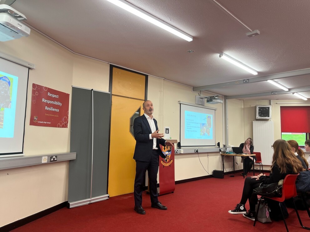 John Boumphrey addressing Lochgelly high school pupils.jpg