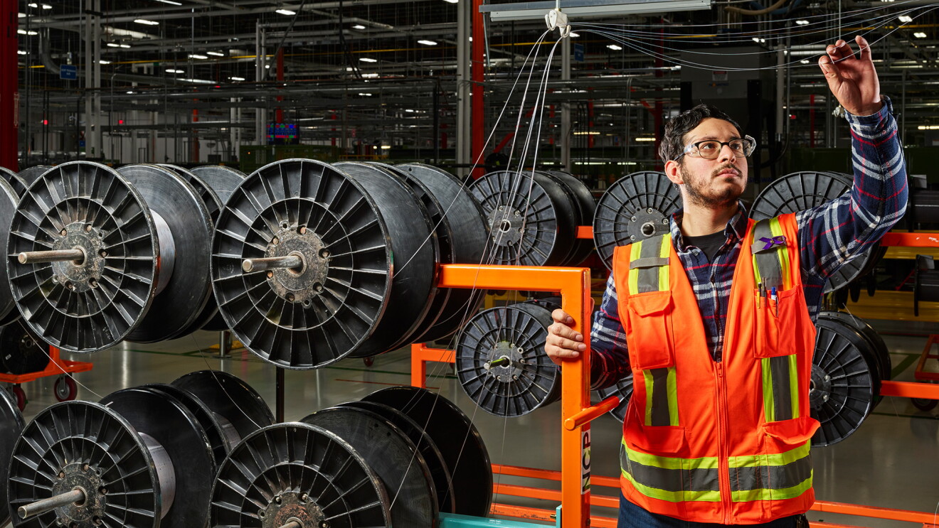 Amazon announces agreement with Corning to boost US fiber optics manufacturing, creating 1,000 advanced manufacturing jobs in North Carolina