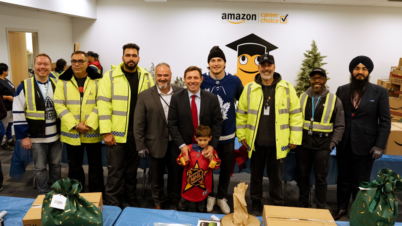 Toronto Maple Leafs hockey player packing boxes 