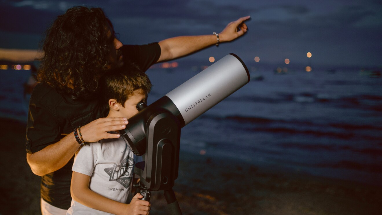 Images of the Unistellar stargazing device.