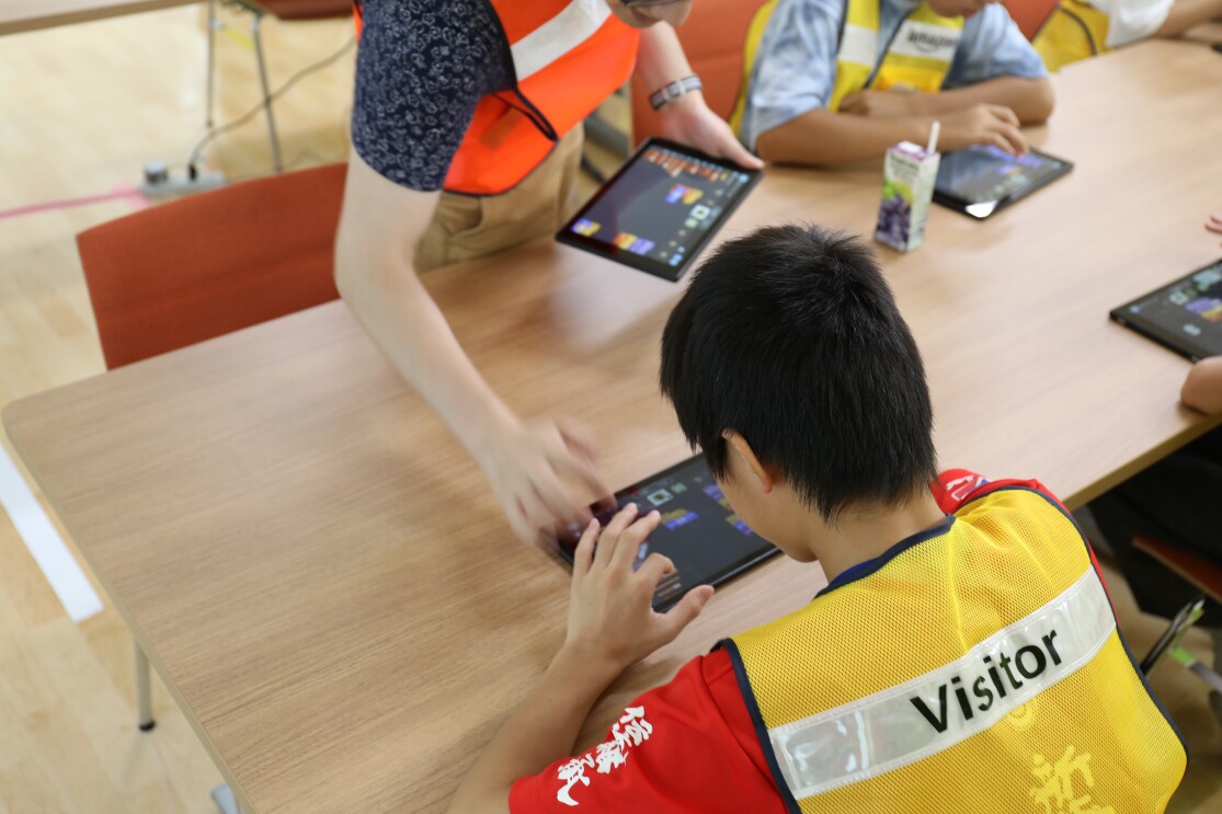 アマゾンがNPO法人キッズドアの子どもたちを
川崎フルフィルメントセンターに招待