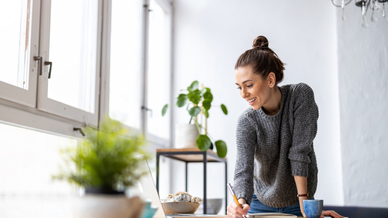 Picture of woman with a laptop