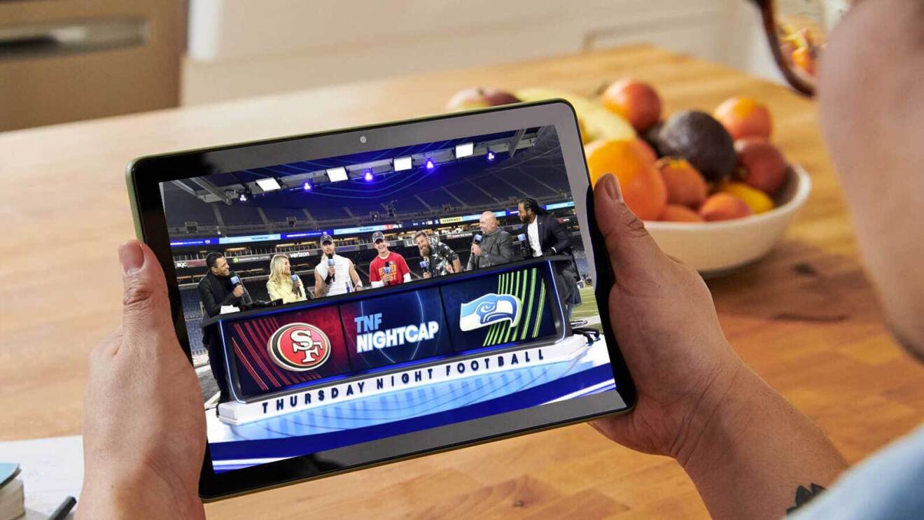 一个人的形象享受Amazon Prime的好处