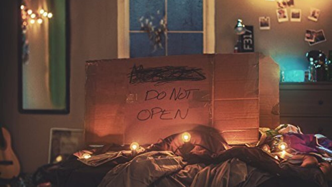 就像这样——Chainsmokers &酷玩乐队”srcset=