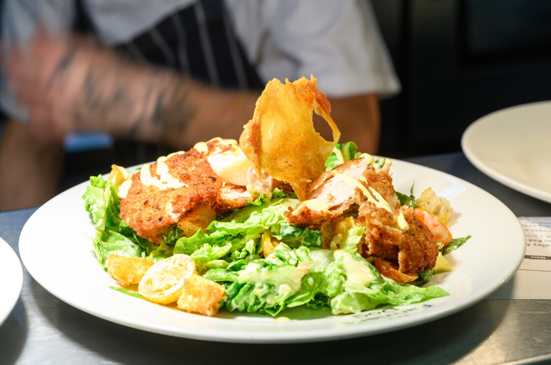 A meal at The Farmer's Dog in Burford, Jeremy Clarkson's proper British pub from Clarkson's Farm season 4