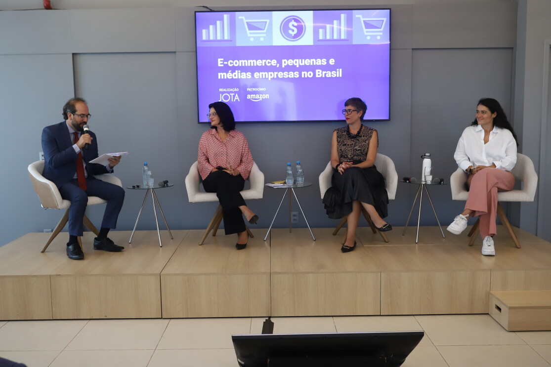 Tatiana Prazeres, secretária de Comércio Exterior do MDIC, Ana Paula Repezza, diretora de negócios da ApexBrasil e Marcele Martins, sócia e head de Vendas e Expansão Internacional da Bars Over Bottles (B.O.B)