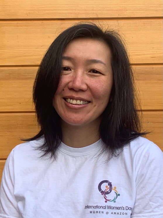 Yuyan, women at Amazon
