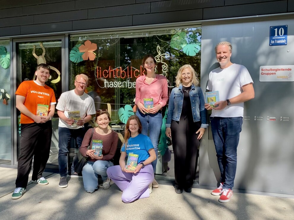 Spaß am Lesen vermitteln zusammen mit „Children for a better World“ und der sozialen Einrichtung Lichtblick Hasenbergl