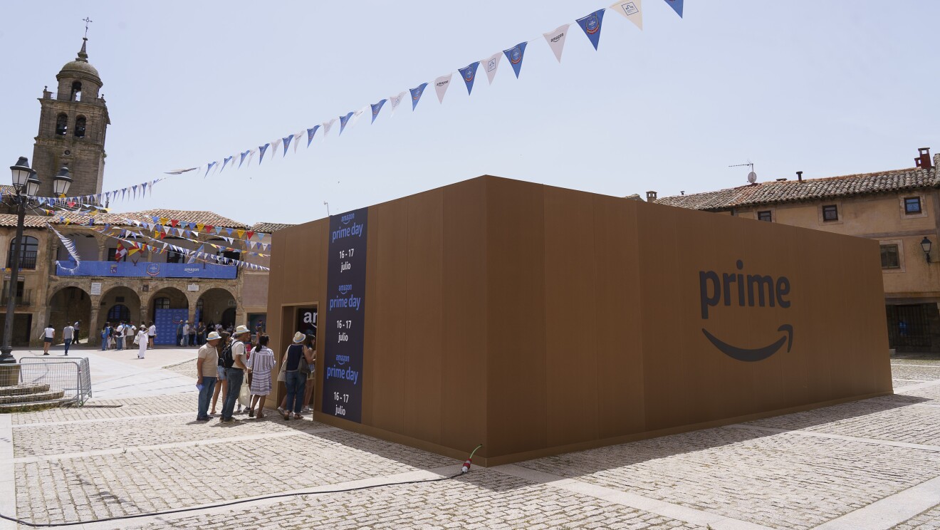 Caja Prime en la Plaza Mayor de Medinaceli