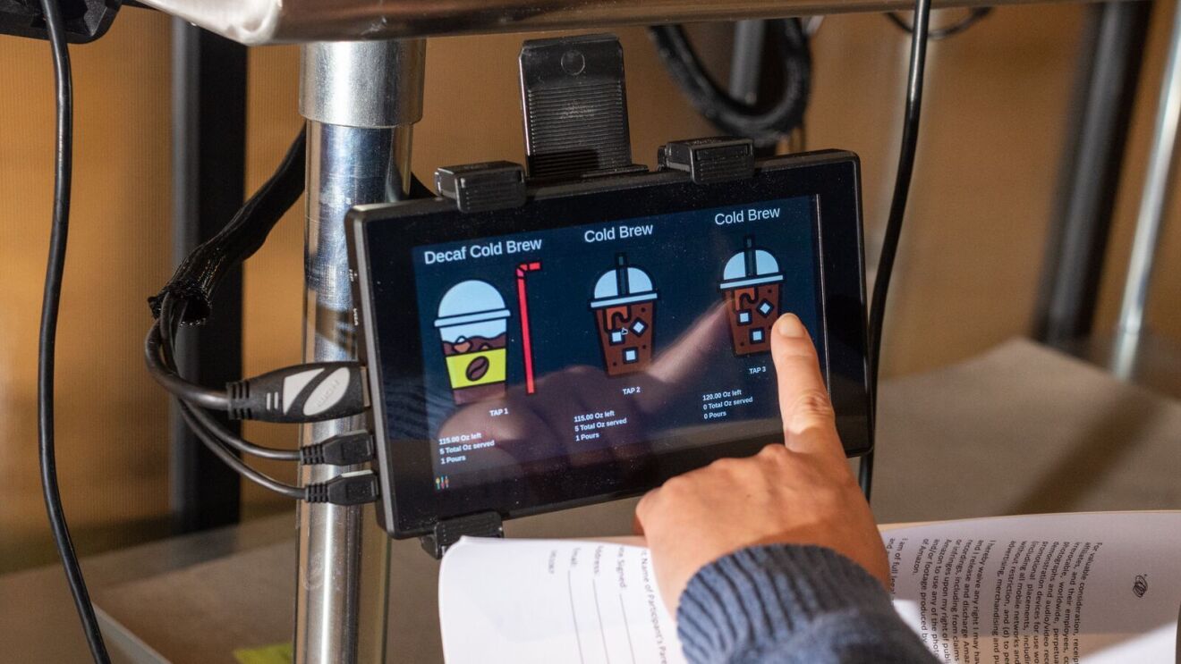demos of aws technologies in action at the aws builder studio in amazons nyc office