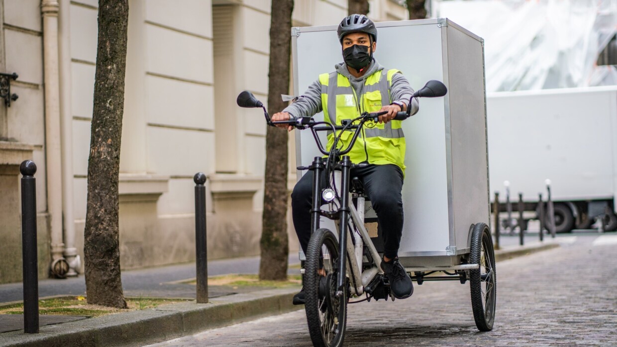 Amazon décarbone ses livraisons sur le dernier kilomètre en développant la cyclo logistique en France