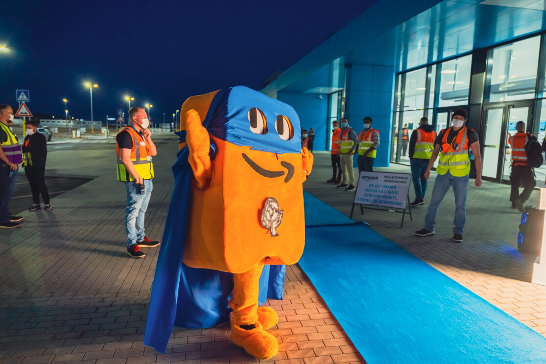 Mitarbeiter:innen im Amazon Logistikzentrum Hof-Gattendorf