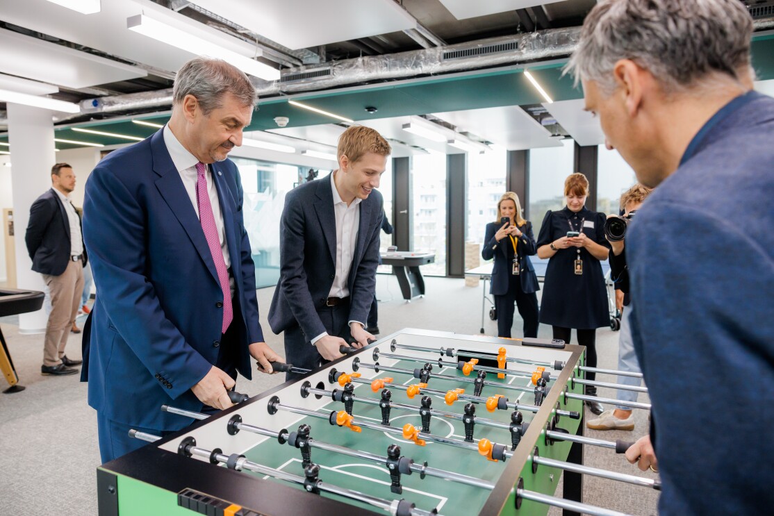 MUC21 Opening Tischkicker mit Markus Söder, Dominik Krause und Rocco Bräuniger