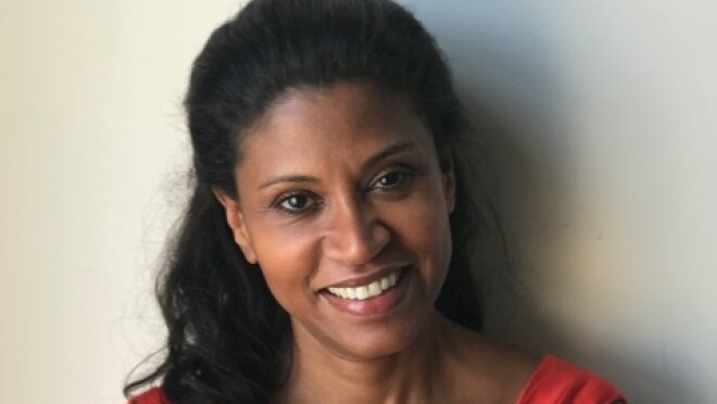 卢尔德·莉兹的大头照