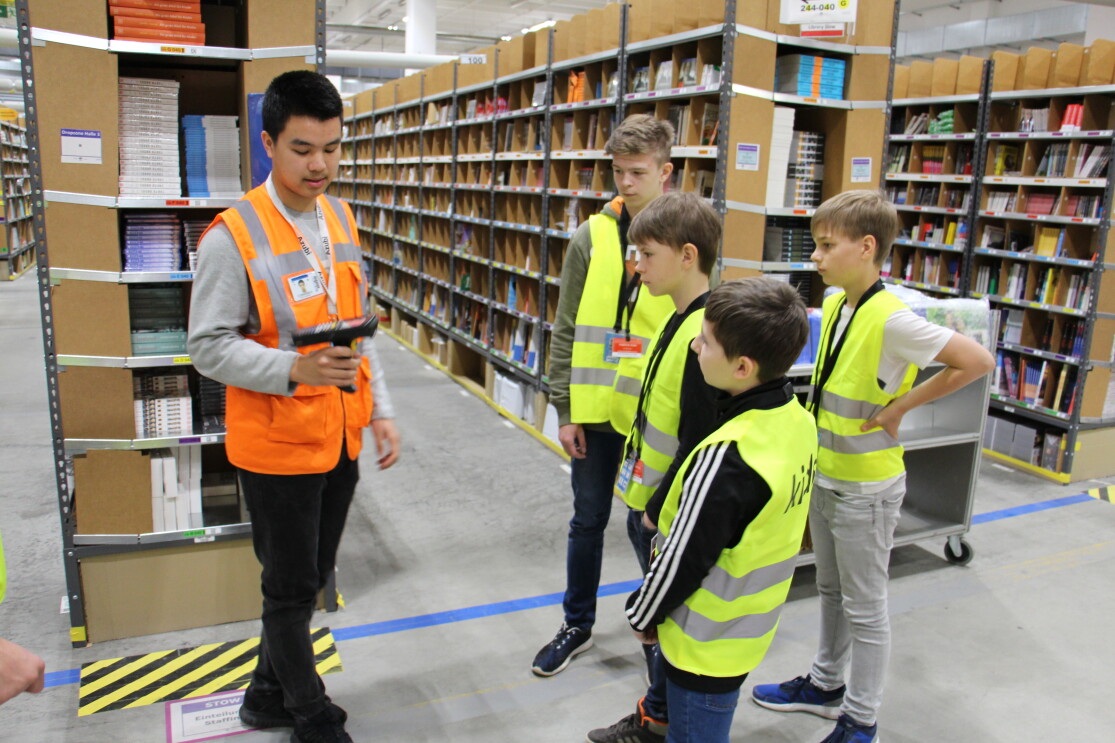 Besuchergruppe am Girls and Boys Day bei Amazon.