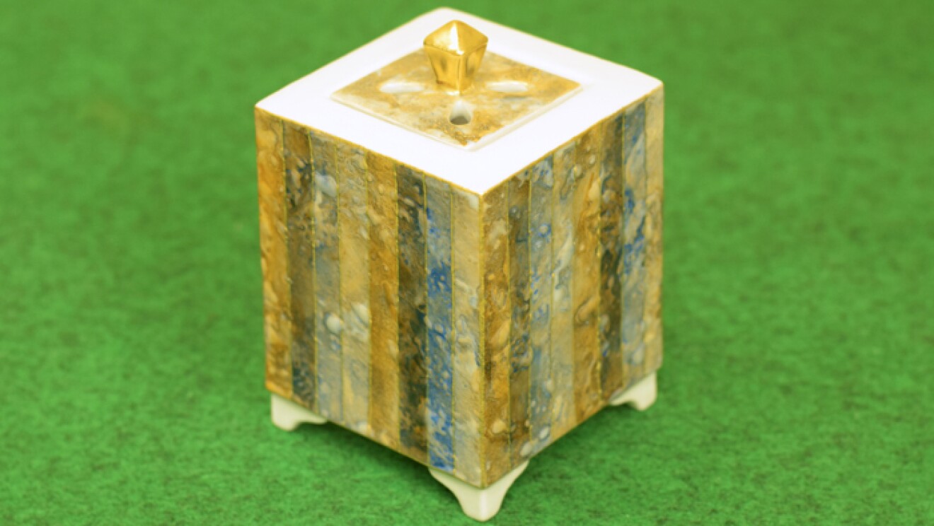 Amazon Story:販売することで九谷焼の技を守る