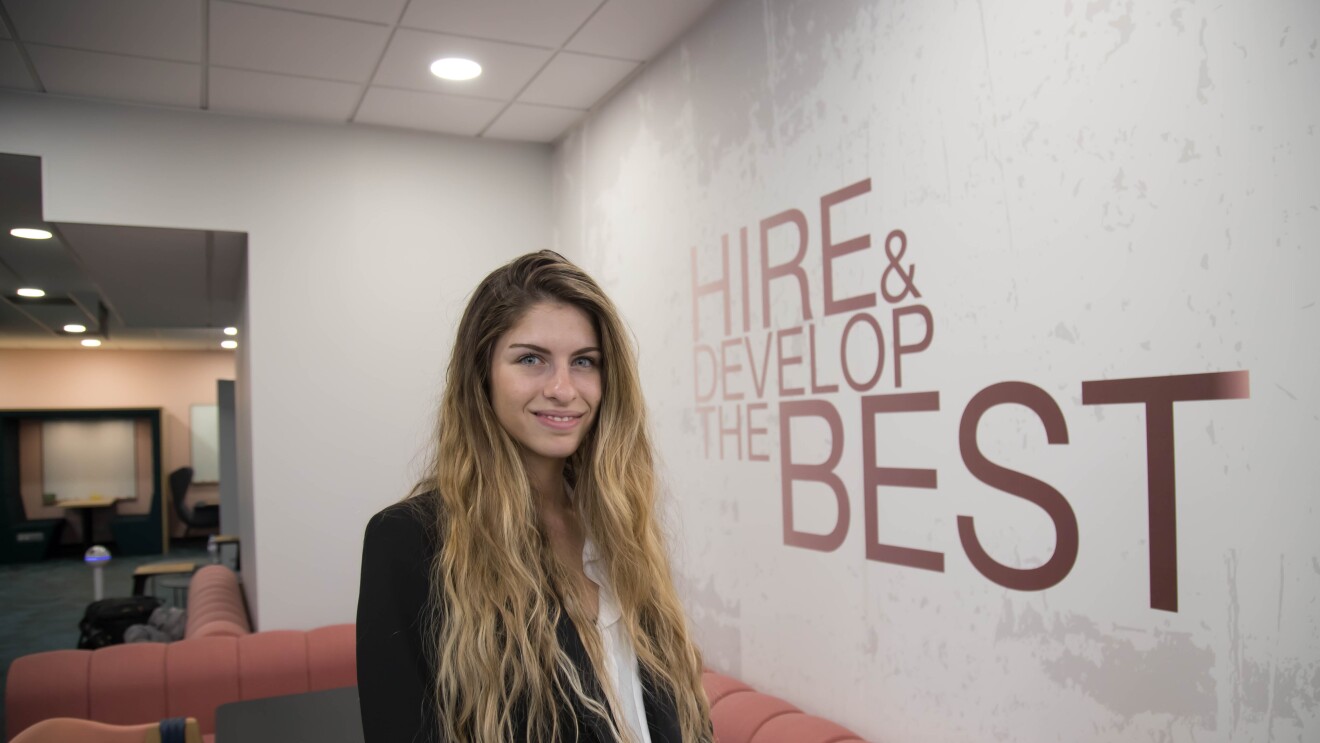Stacy, finaliste du concours ‘CEO for one Month’ d’ADECCO, en immersion chez Amazon Logistics
