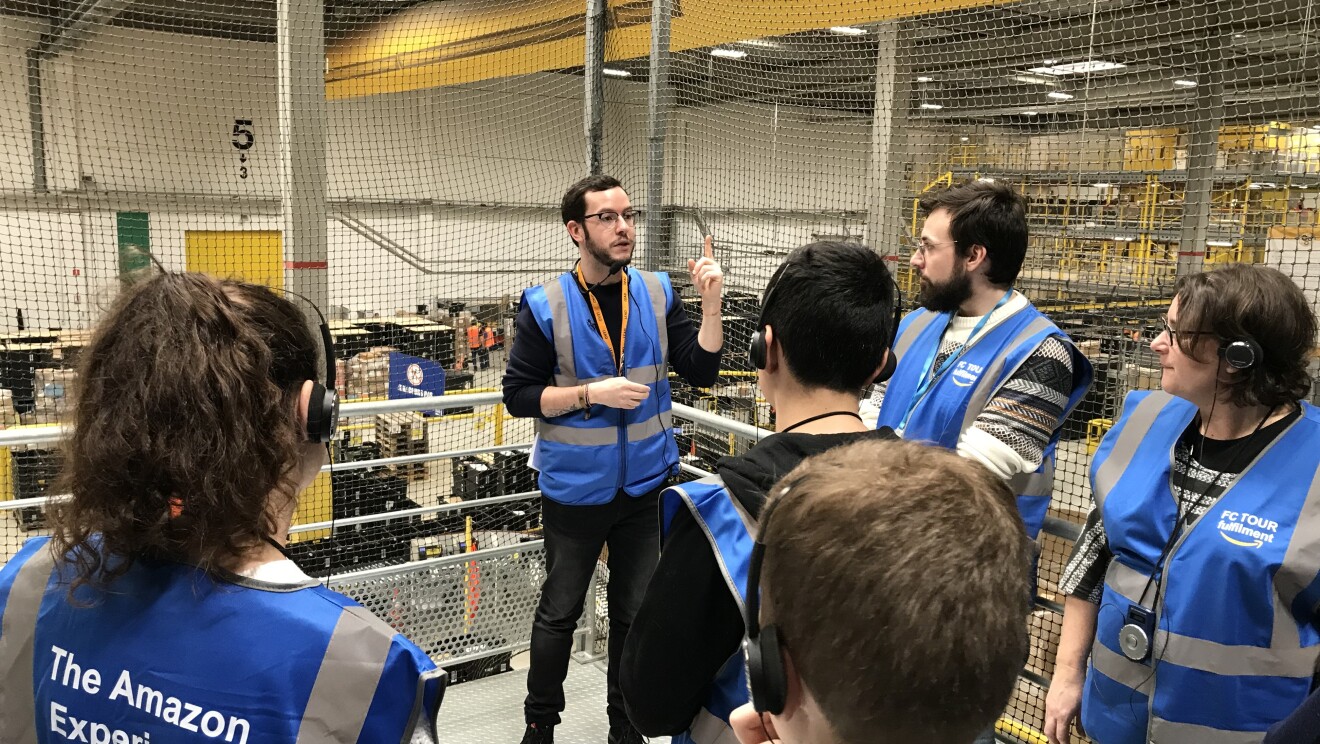 Laissez-vous guider par Pierrick Gajewski dans les coulisses du centre de distribution de Saran