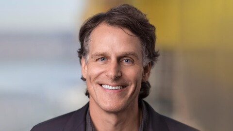 杰夫·布莱克本微笑的头像。