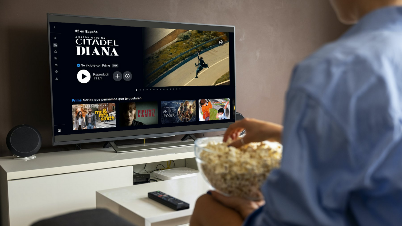 Persona mirando Citadel en Prime Video. 
