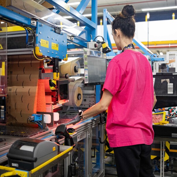 Tres formas en las que Amazon está innovando desde sus centros logísticos en Cataluna