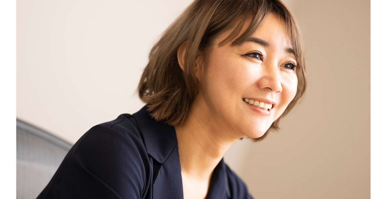 笑顔で話す村田さんの写真