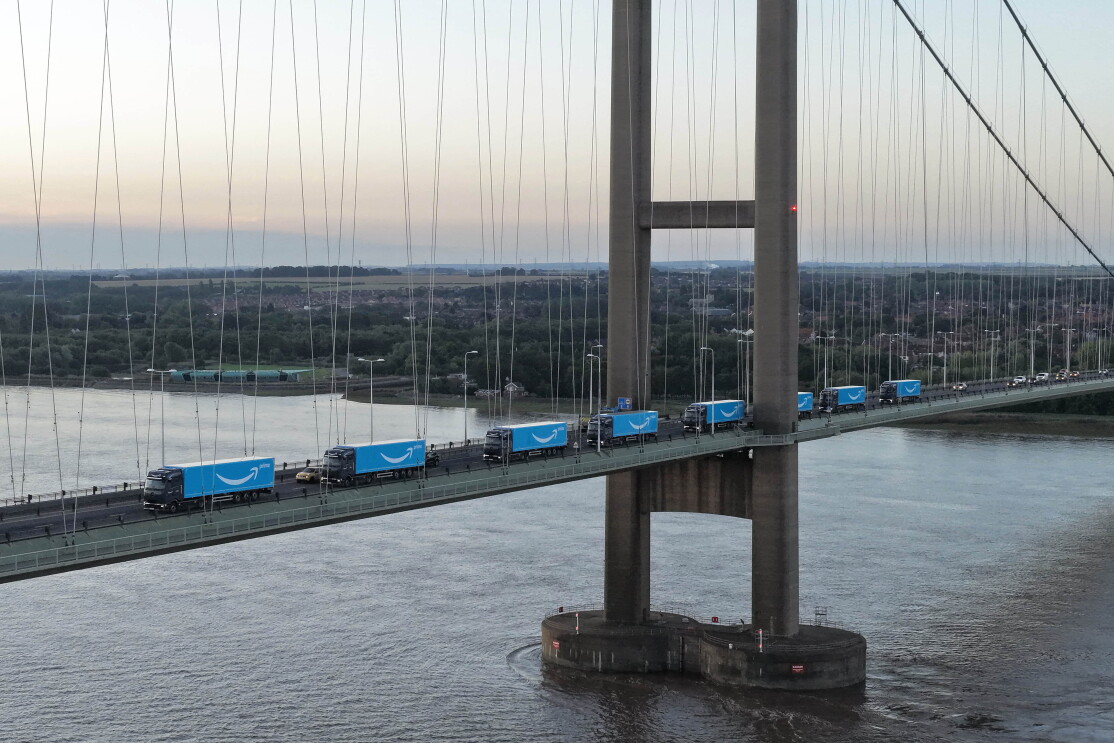  Amazon EHGV driving across the Humber Bridge 