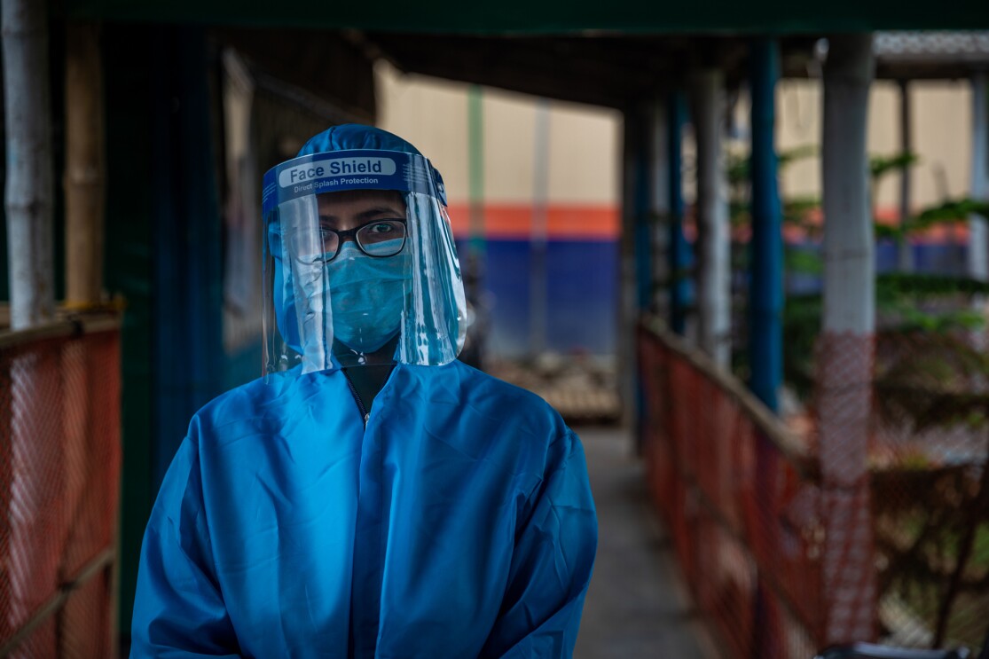 Individuals working in sustainable supply chain