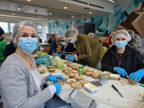 Obdachlos oder wohnungslos in München und Berlin: So helfen Amazon Mitarbeiter:innen
