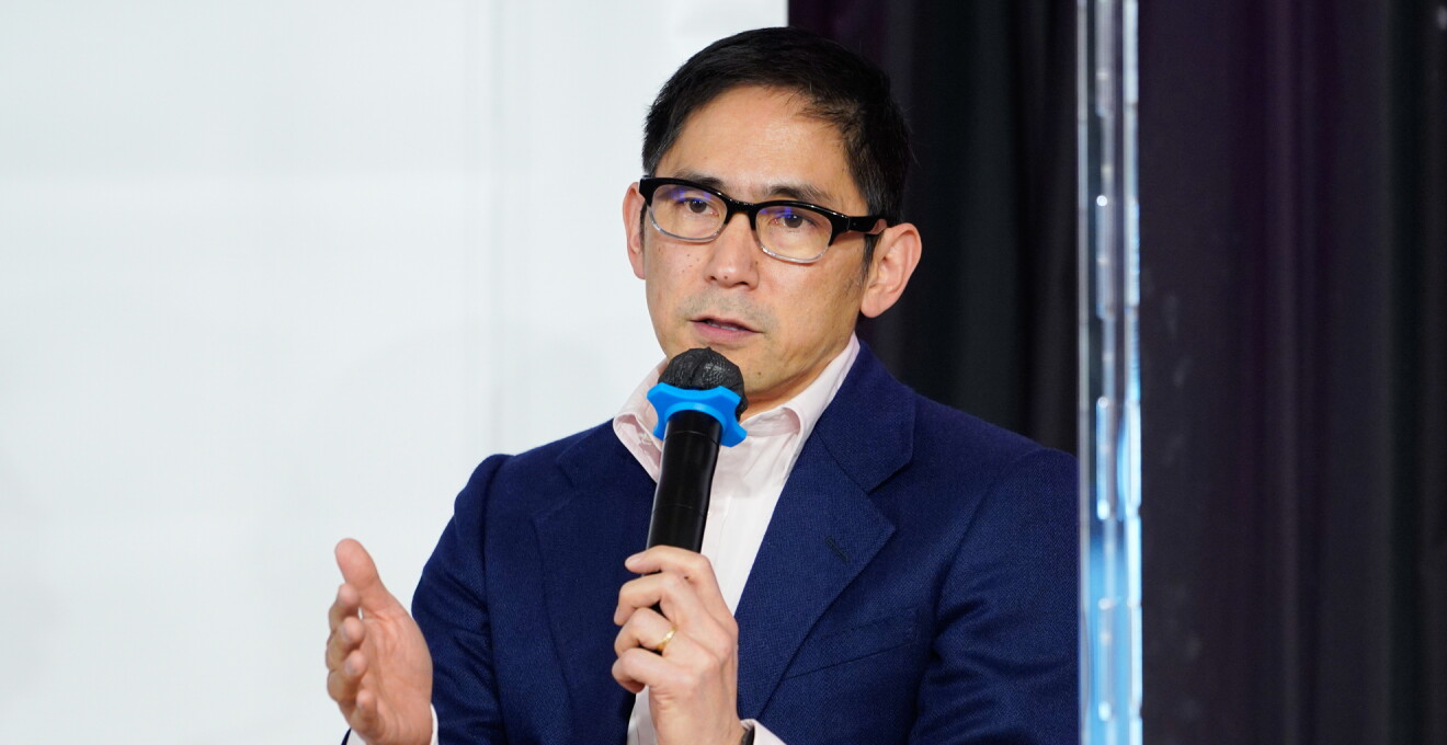 長崎さんが話している写真